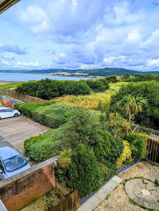 Villa Coastal Retreat In Carmarthenshire Llanelli Exterior foto